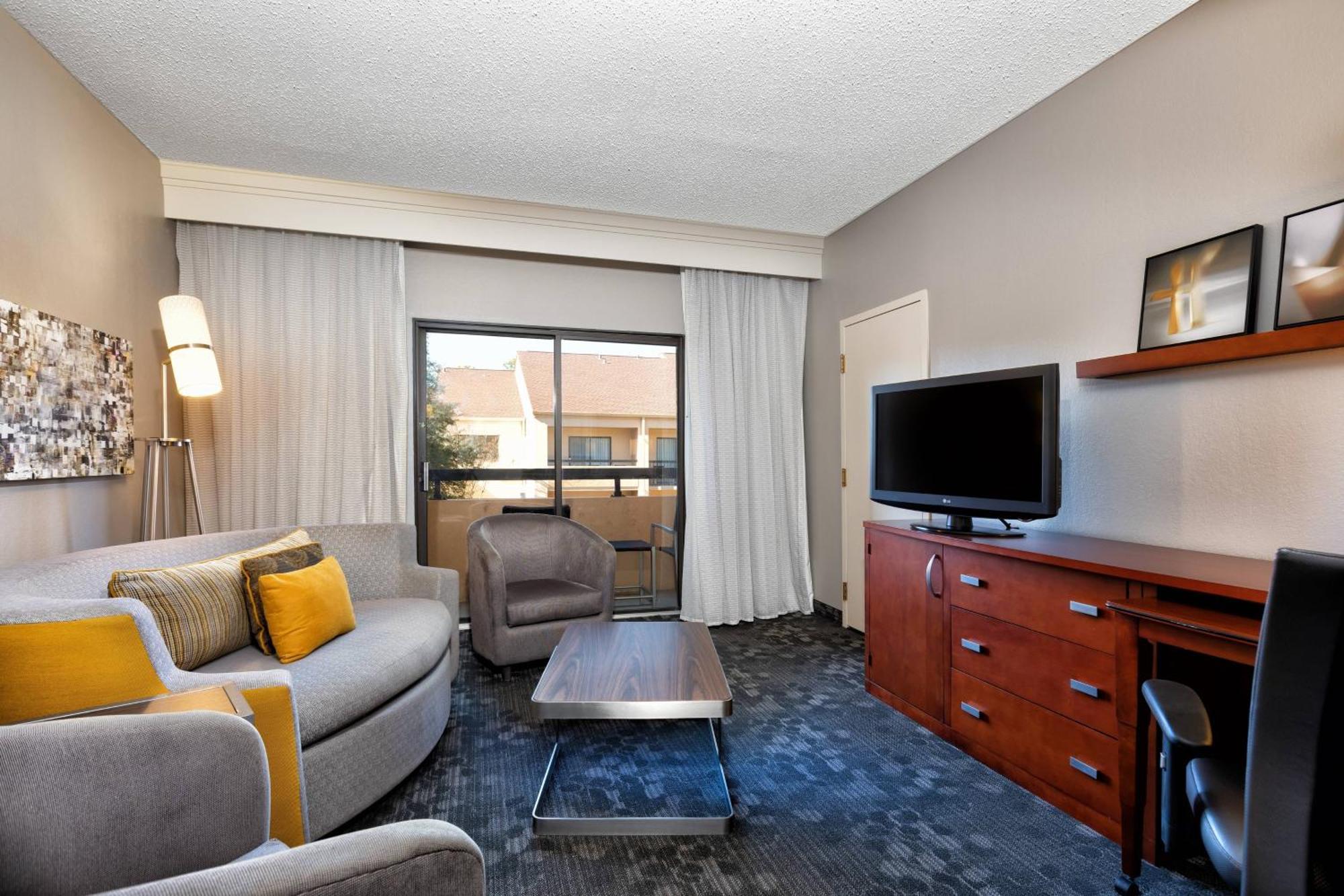 Courtyard By Marriott Dallas-Fort Worth/Bedford Buitenkant foto