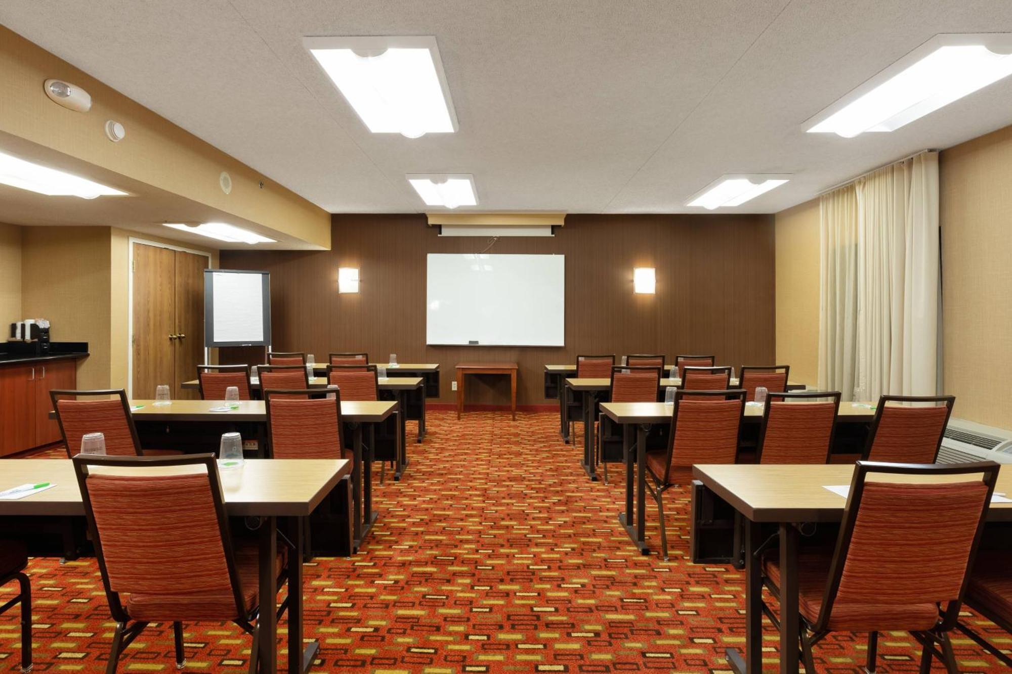 Courtyard By Marriott Dallas-Fort Worth/Bedford Buitenkant foto