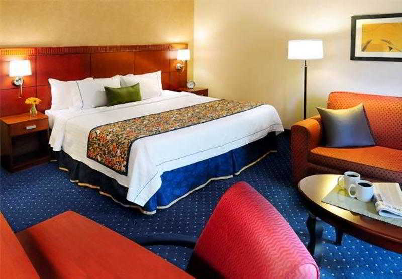 Courtyard By Marriott Dallas-Fort Worth/Bedford Buitenkant foto