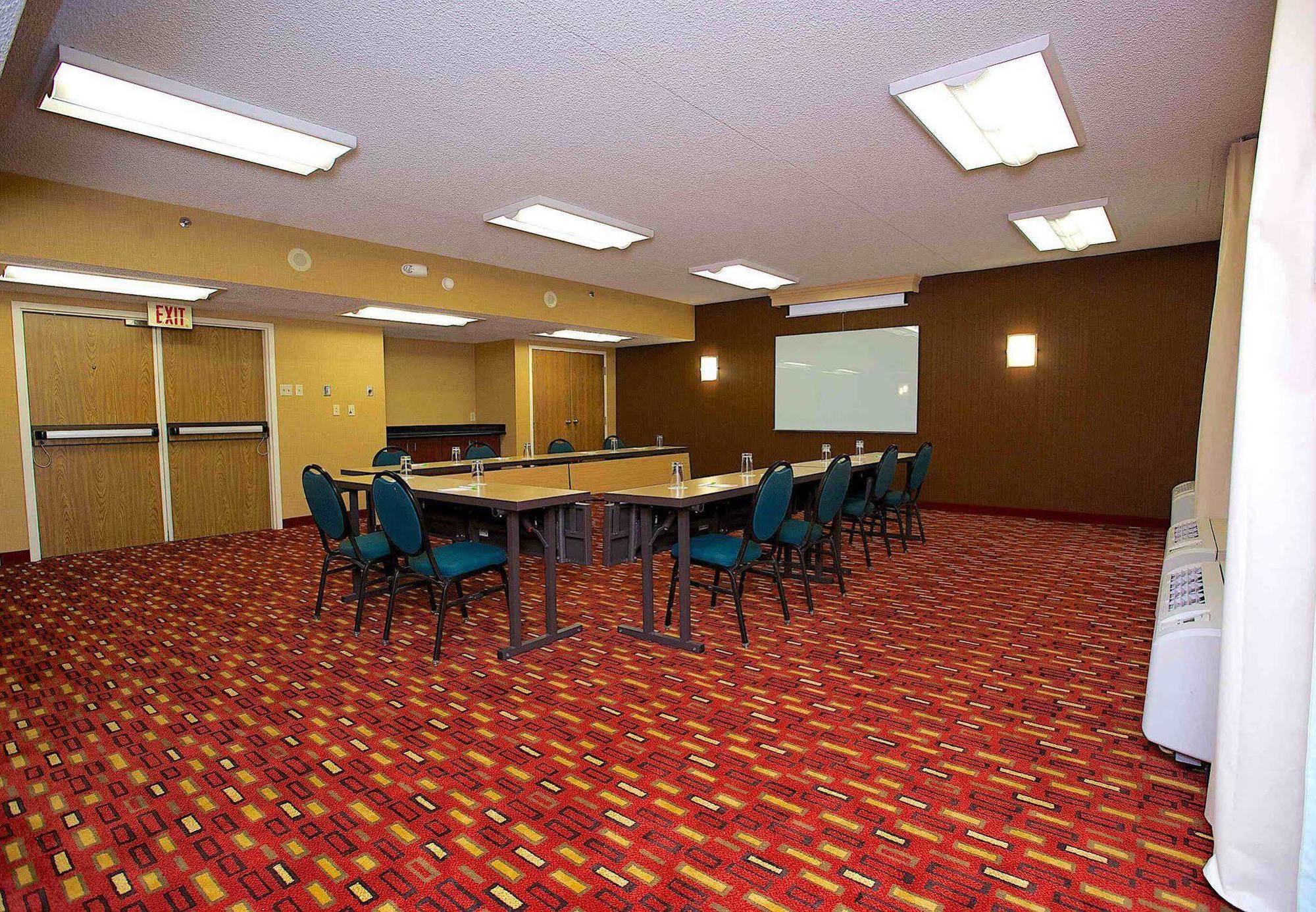 Courtyard By Marriott Dallas-Fort Worth/Bedford Buitenkant foto